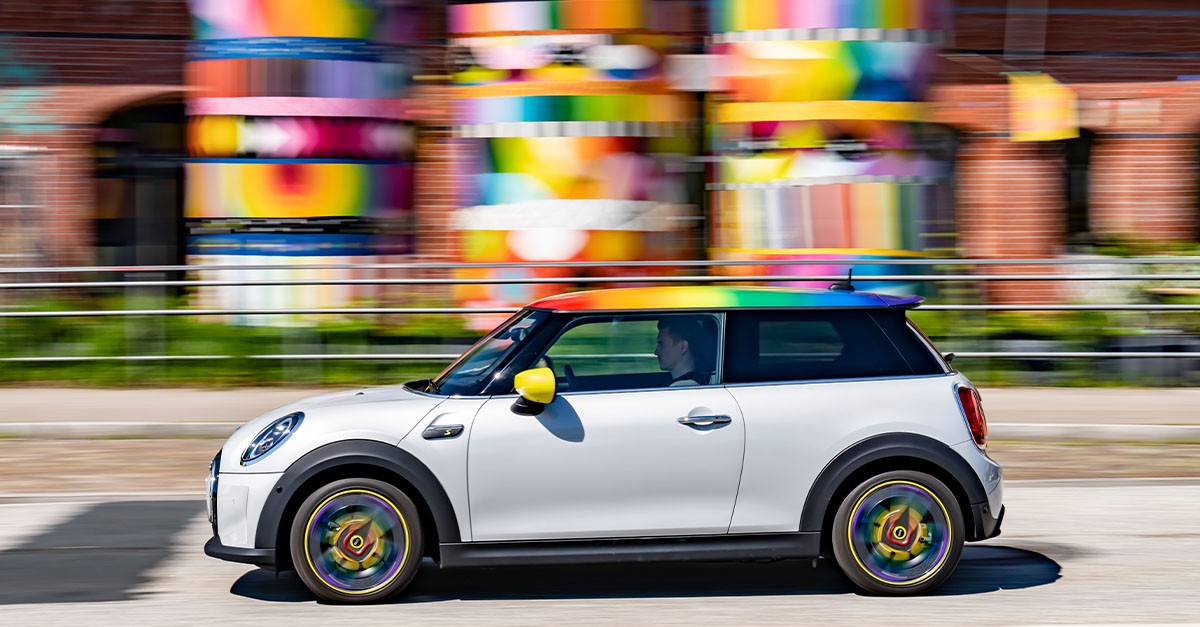 MINI & FORBIDDEN COLOURS, ALL ABOUT BIG LOVE.